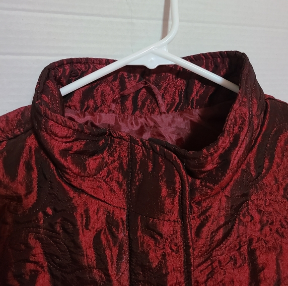 COLDWATER CREEK RED IRREDESCENT VEST SIZE LARGE - Picture 2 of 6